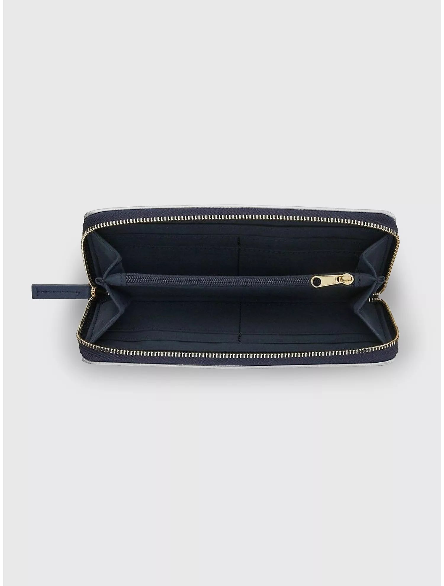 Tommy Hilfiger Stripe Zip Wallet - Women