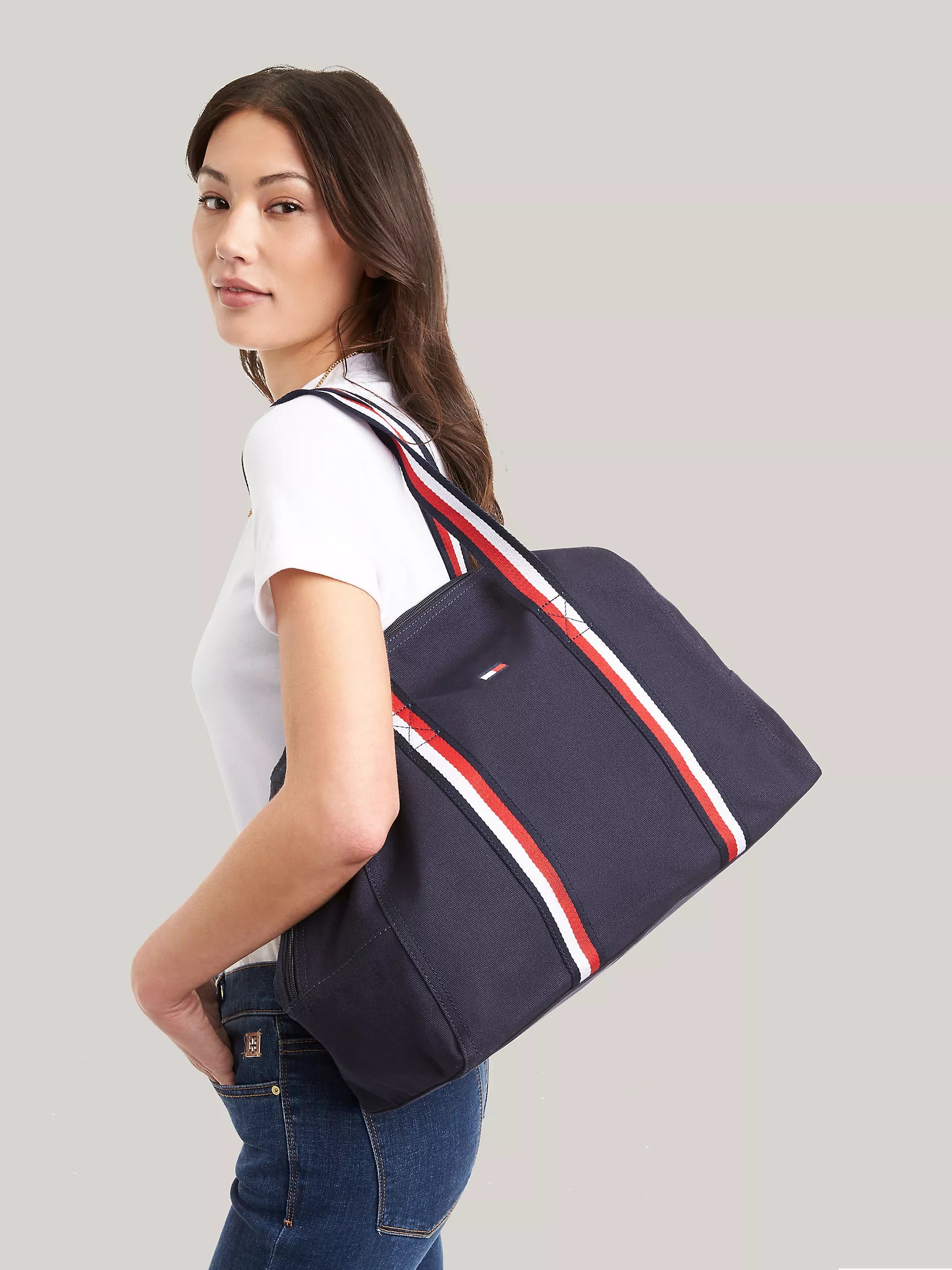 Tommy Hilfiger Signature Duffle Bag - Women