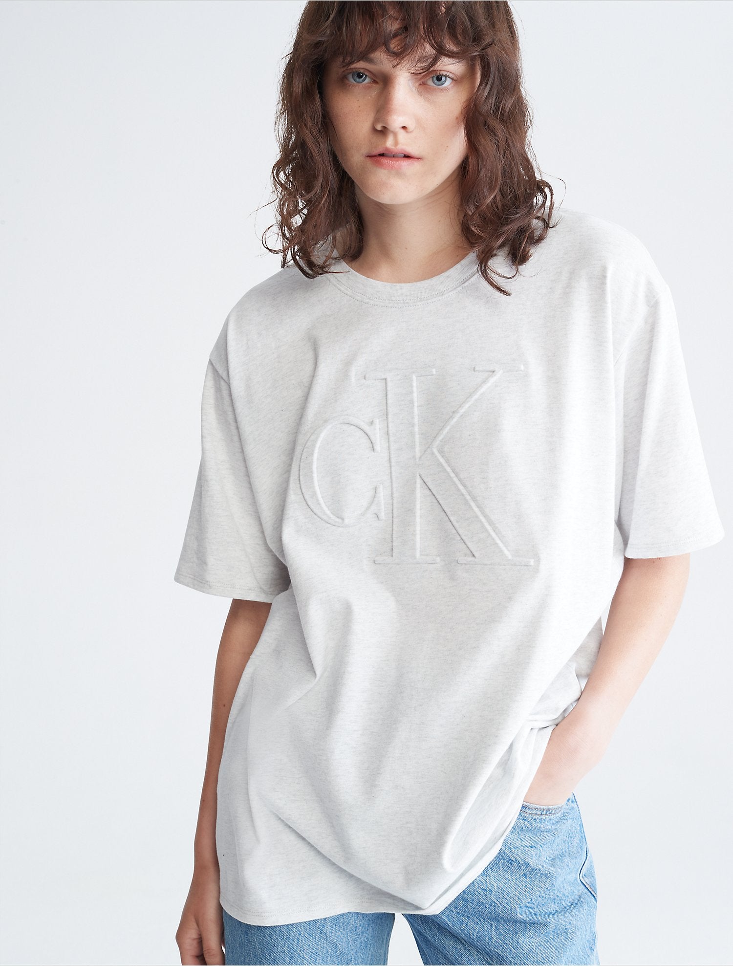 Calvin Klein Embossed Logo Oversized T-Shirt Women –