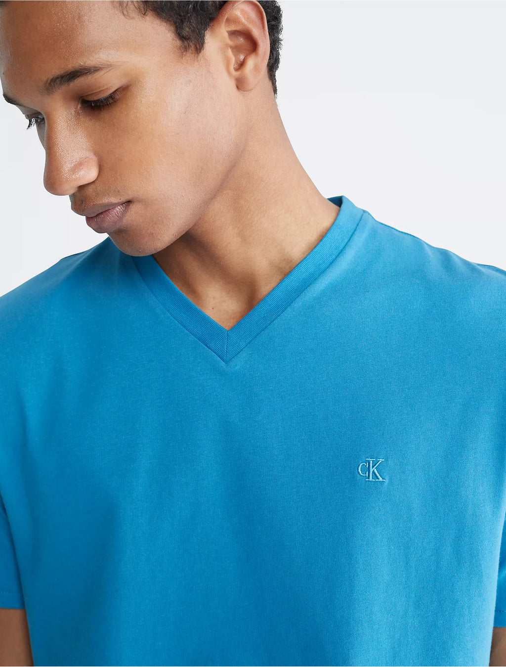 Calvin Klein Smooth Cotton Solid V-Neck T-Shirt - Men