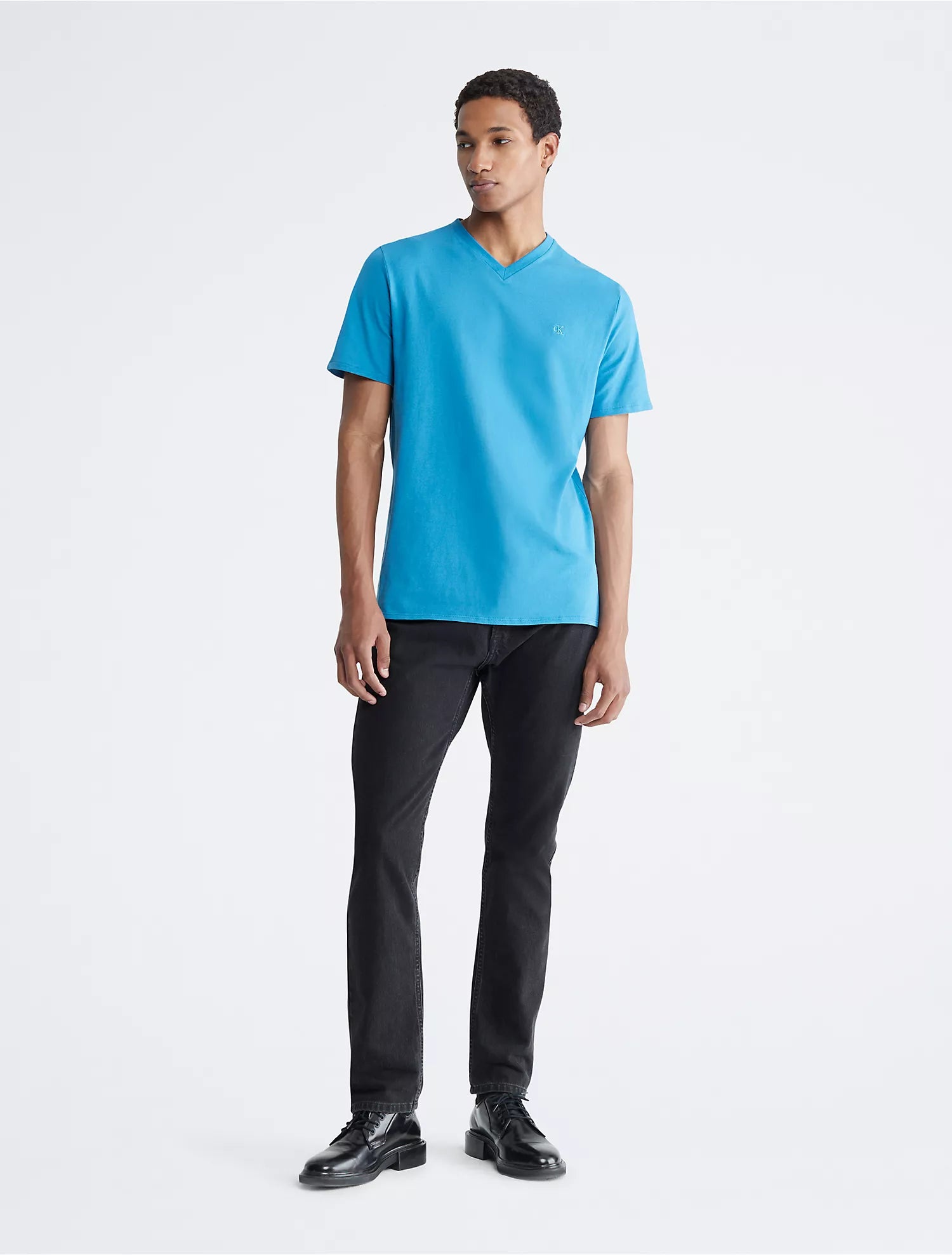Calvin Klein Smooth Cotton Solid V-Neck T-Shirt - Men
