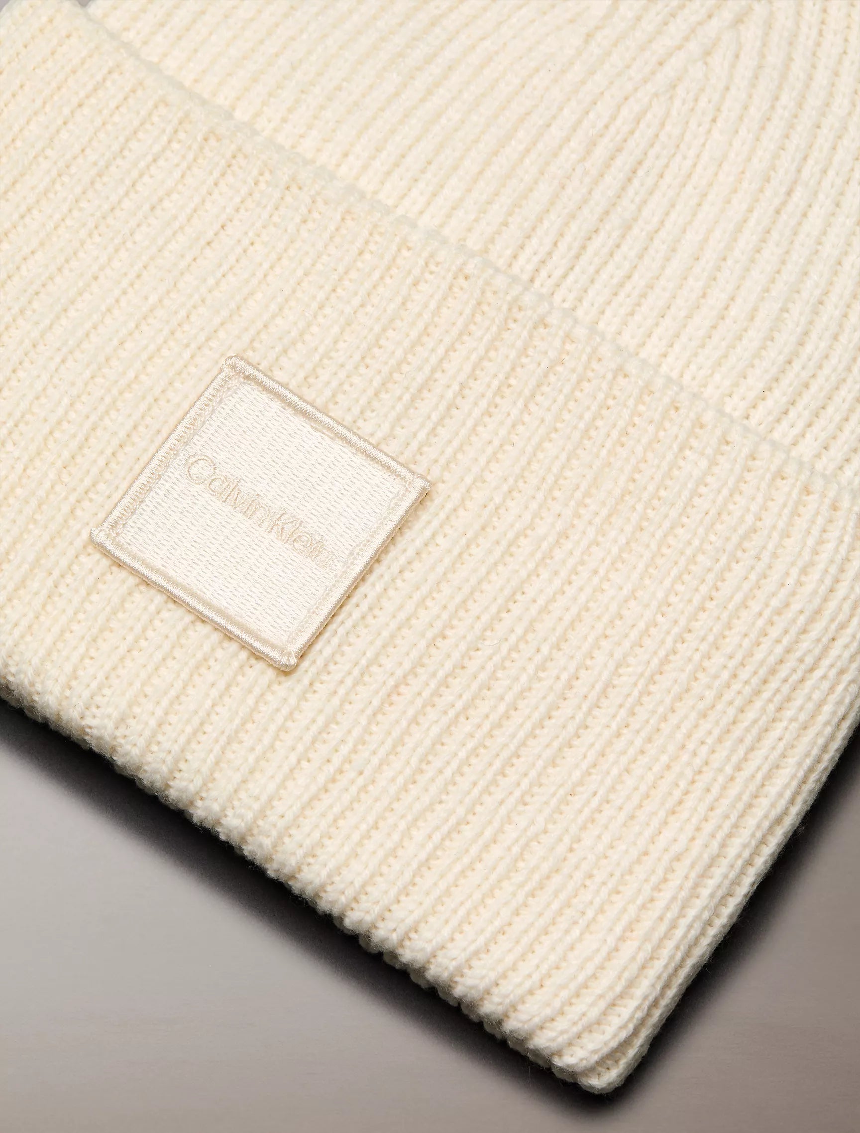 Calvin Klein Ribbed Monogram Logo Badge
Beanie - Women