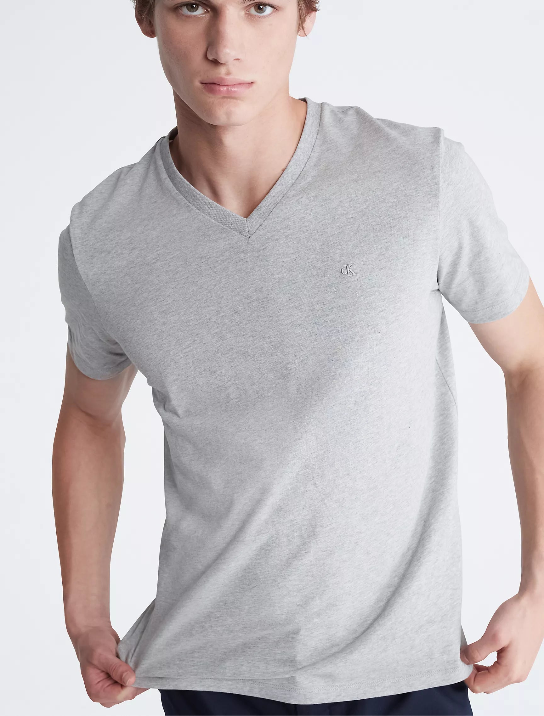 Calvin Klein Smooth Cotton Solid V-Neck T-Shirt - Men