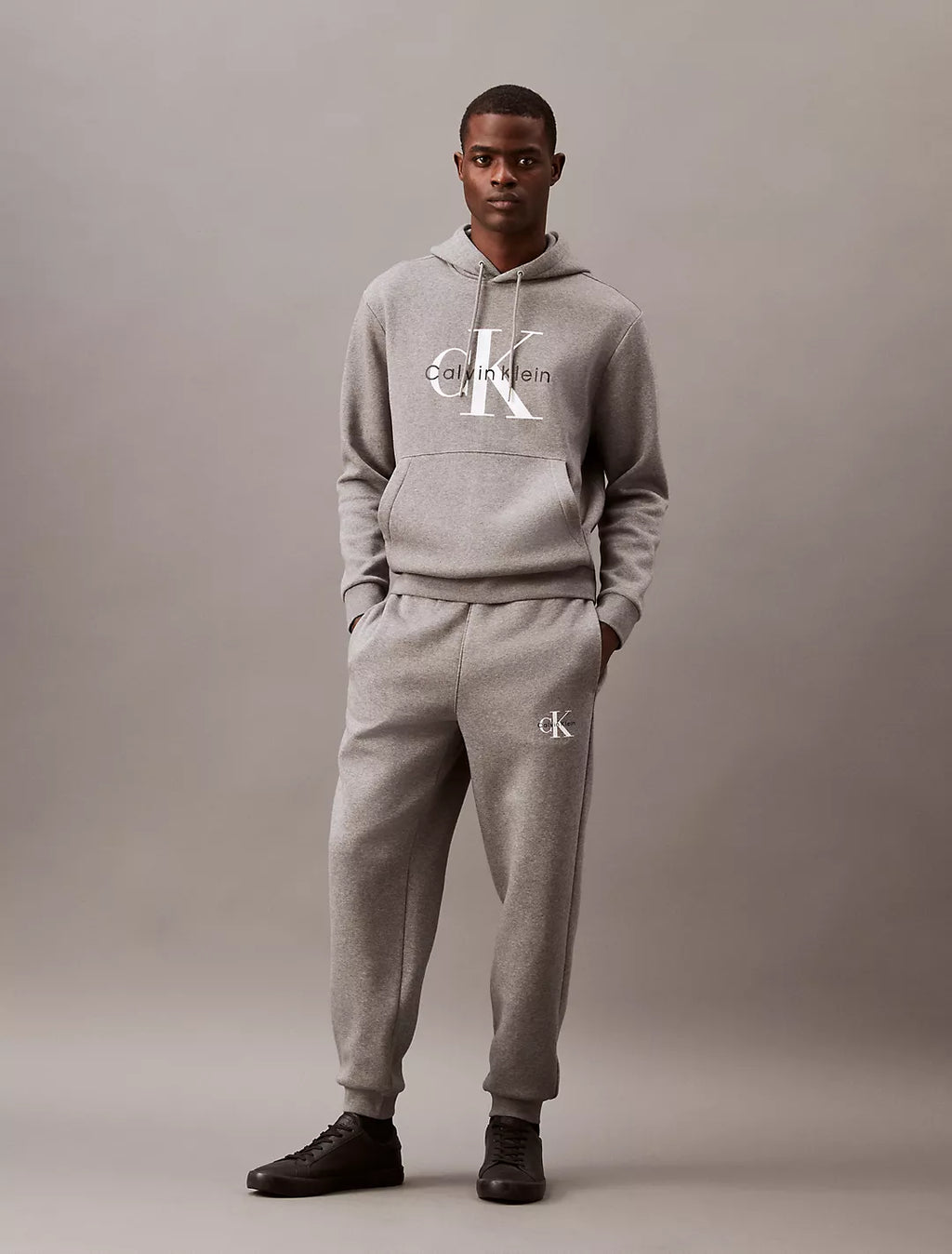 Calvin Klein Men Pants Medium Grey Heather- Oshoplin