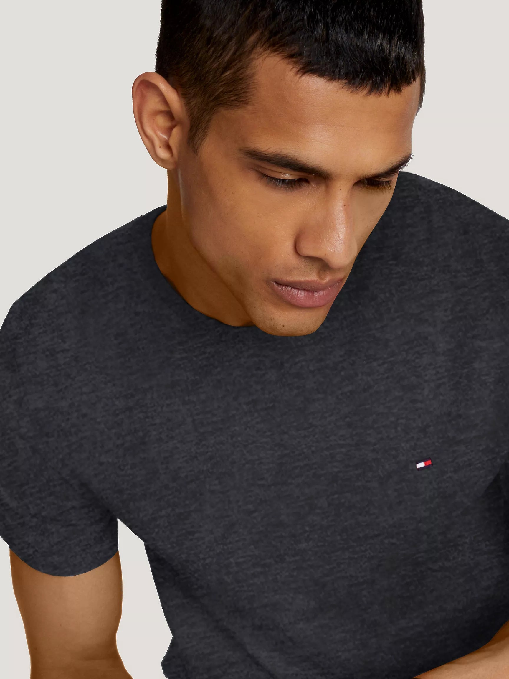 Tommy Hilfiger Essential Solid T-Shirt - Men