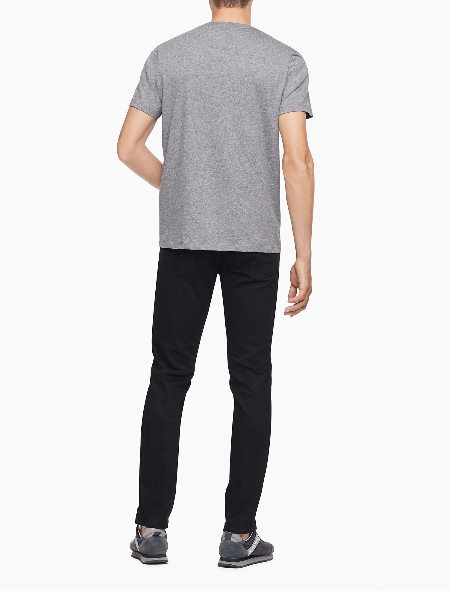 Calvin Klein Regular Fit Solid Crewneck Logo T-Shirt - Men