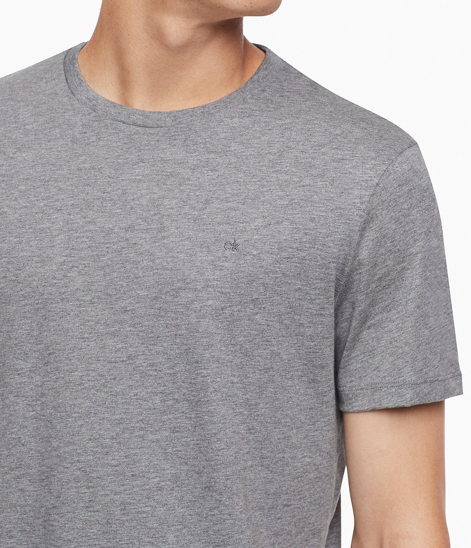 Calvin Klein Regular Fit Solid Crewneck Logo T-Shirt - Men