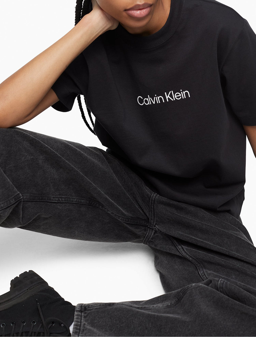 Calvin Klein Relaxed Fit Standard Logo Crewneck T-Shirt - Women