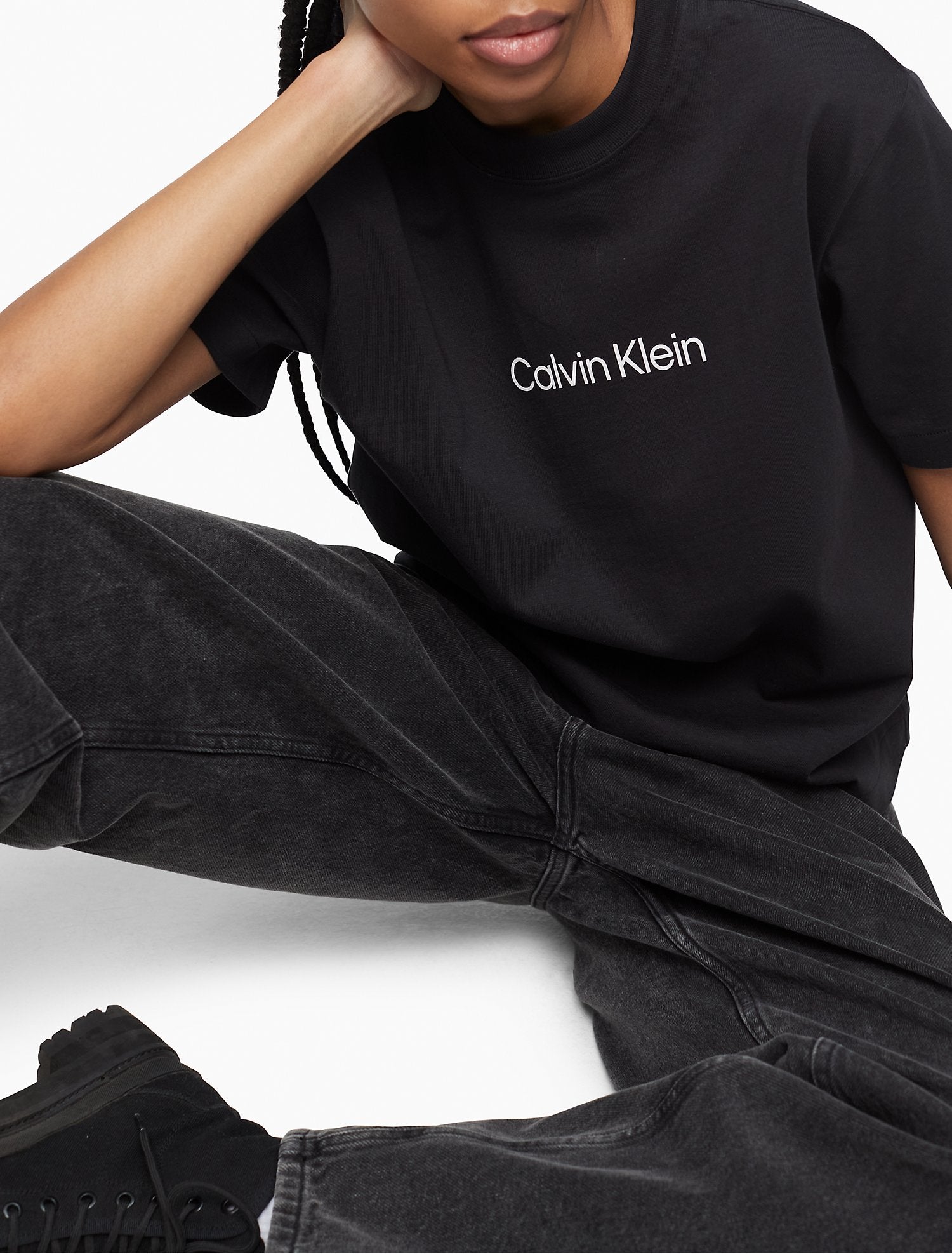 Calvin Klein Relaxed Fit Standard Logo Crewneck T-Shirt - Women