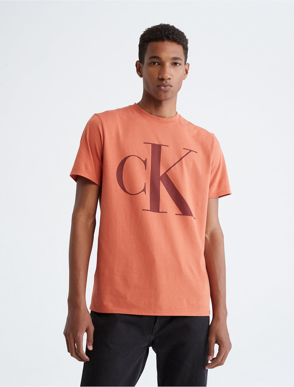 Calvin Klein Men's Monogram Logo Crewneck Long Sleeve Tee, Black, XL: Buy  Online at Best Price in Egypt - Souq is now