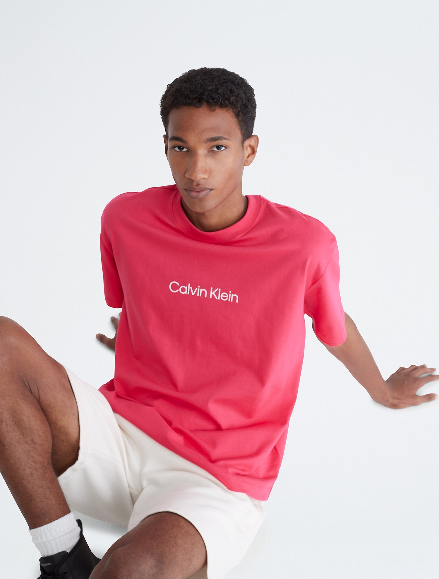 Calvin Klein Relaxed Fit Standard Logo Crewneck T-Shirt - Men