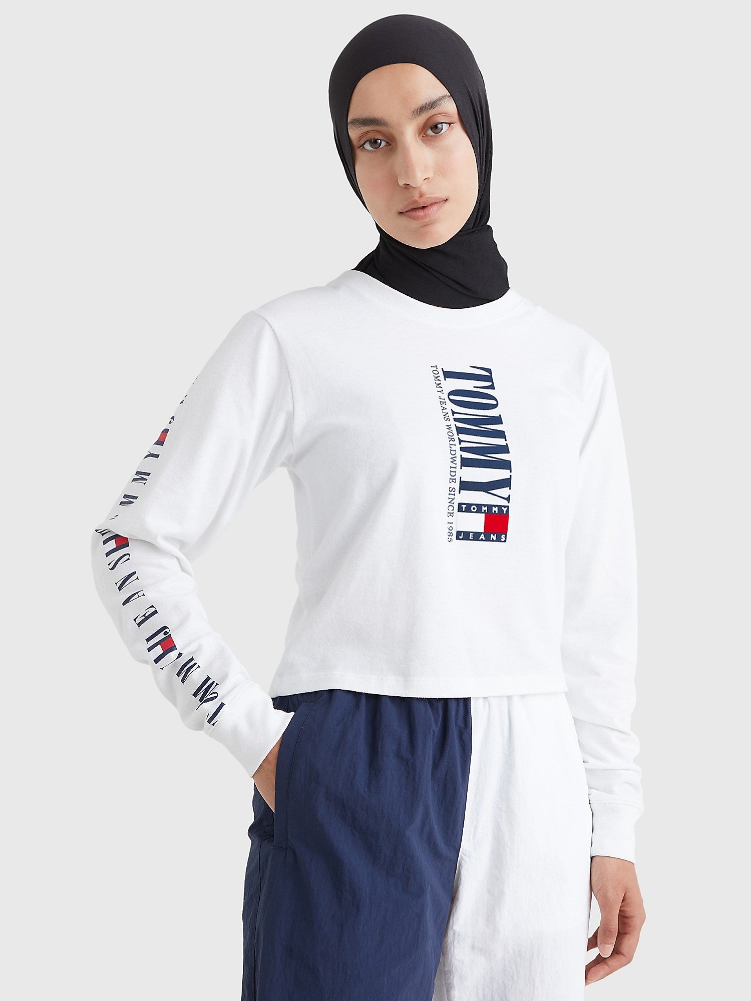 Tommy Hilfiger Retro Logo T-Shirt - Women